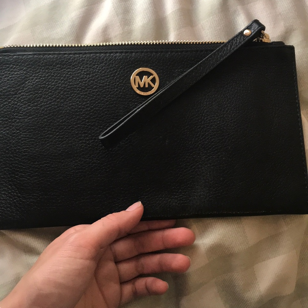 Micheal Kors wristlet never used